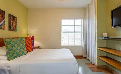 Kasa El Paseo Miami Beach