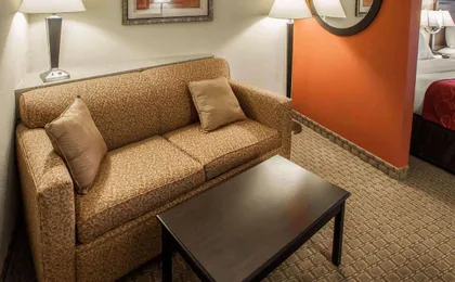 Comfort Suites Bloomington I-55 And I-74