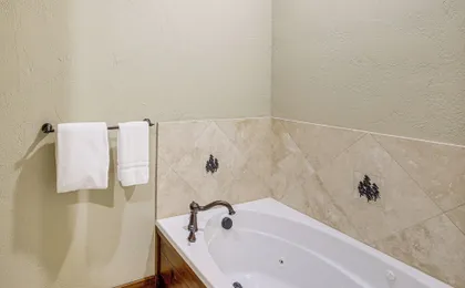 Walkable Condo in Dtwn Mccall! Lake View + Balcony