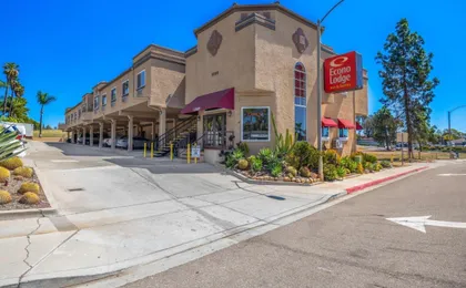 Econo Lodge Inn & Suites Fallbrook Downtown