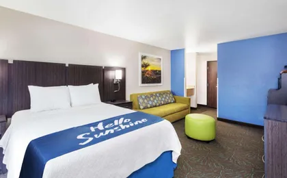 Days Inn & Suites by Wyndham East Flagstaff