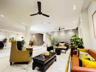 Divine Inn Hotel Rajouri Garden