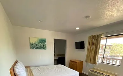Palms Inn & Suites