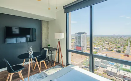 ROVE LIVING/KB - Joy on 4th