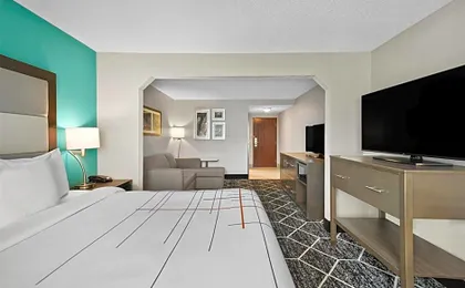La Quinta Inn & Suites by Wyndham Batavia