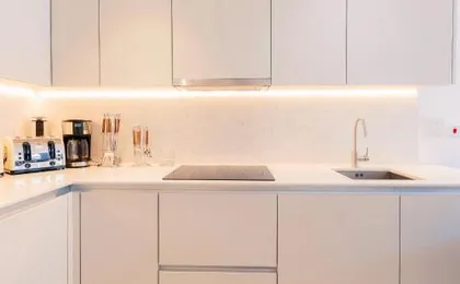 New Large 4 Bedroom & 3 Bathroom Flat near Angel Station in Zone 1 London for Max 13 Guests