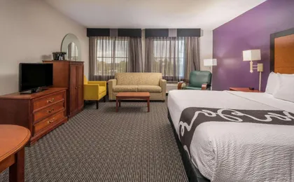 La Quinta Inn & Suites by Wyndham Naples East (I-75)