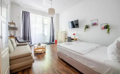 DROY by ROCKCHAIR Apartments l SUPERHOST Status l 2 Bedroom Boxspringbeds next to Center "Kurfürstendamm" - Cozy Family & Business Flair welcomes you!