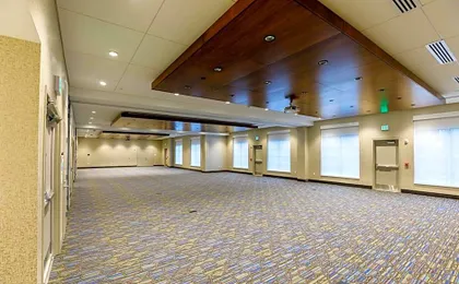 Holiday Inn Express & Suites Sturbridge By IHG
