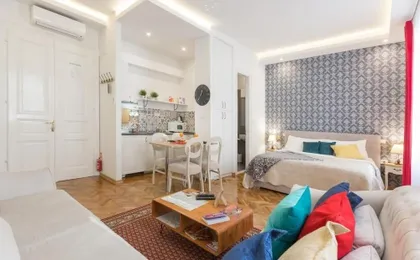 Aurelia Antik Apartments & Rooms