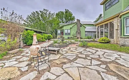 The Lilly House: Historic Glen Rose Home w/ Porch!