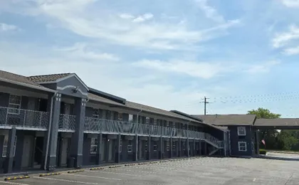 Days Inn by Wyndham Camden AR
