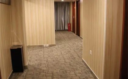 98 Hotel Chain (Hangzhou Canal Plaza Gongchenqiao East Subway Station)