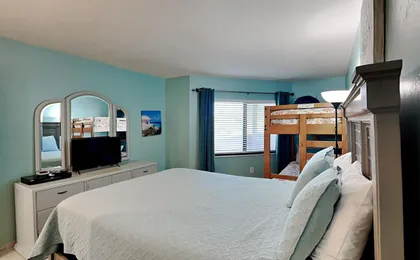 Riviera Club 204