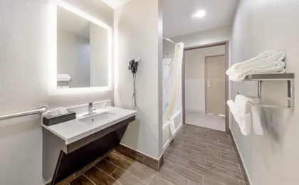 Quality Inn & Suites North Mesquite I-30