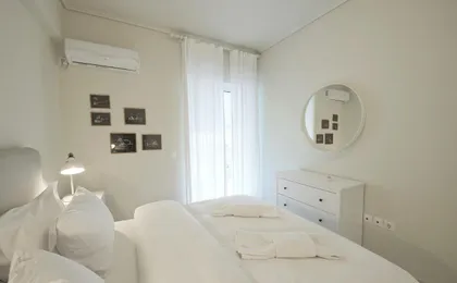 Lucyzen! Stylish Apt, Athenian Riviera, Near Beach