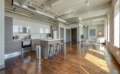 Modern 1bd in the Core of Downtown
