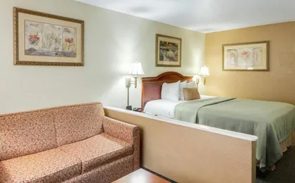 Econo Lodge Inn & Suites Eagle Pass