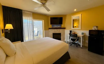 Monterey Bay Lodge