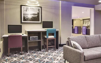 La Quinta Inn & Suites by Wyndham Cleveland Airport West