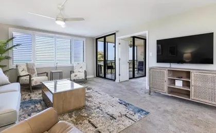 3rd-floor Corner Unit w Gulf Views Heated Pool