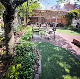 Freemason Inn - Bed & Breakfast