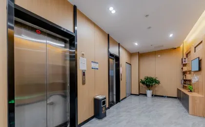 Ease Hotel (Shanghai Waigaoqiao Wuzhou Avenue Subway Station Branch)