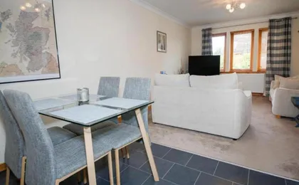 Modern 2 Bedroom Semi Detached House with Own Private Driveway
