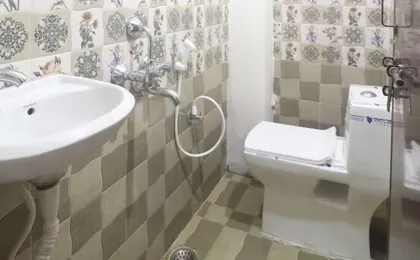 Iroomz Hotel Sbr