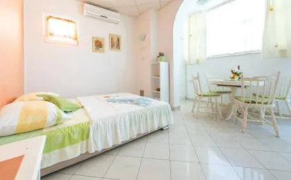 Cute & Cozy Studio