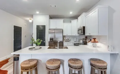Walk to Biloxi Beach Fun! Chic & Updated Townhome