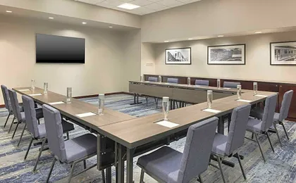 Courtyard by Marriott Chicago Downtown/Magnificent Mile