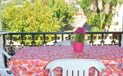 Yannis - Holiday Apartments on Agios Gordios Beach in Corfu