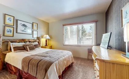 Chateau de Montagne 1 Spacious Townhome with Great Complex Amenities On the Shuttle Route by RedAwning