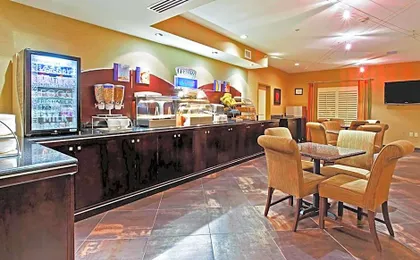 Holiday Inn Express Hotel & Suites Dallas South - DeSoto By IHG
