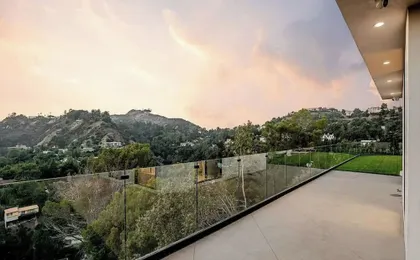 Monarch Modern