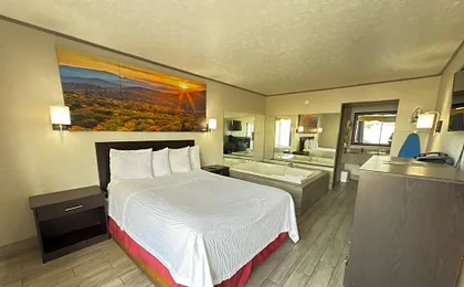 Days Inn by Wyndham Knoxville West