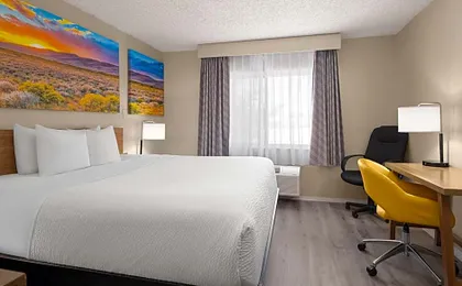 Days Inn & Suites by Wyndham Airport Albuquerque