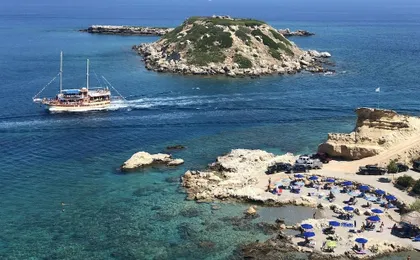 Grande Blue Suites with Private Bay