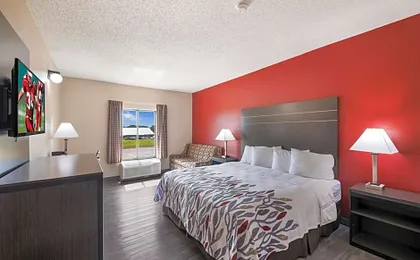 Red Roof Inn & Suites Austin East - Manor