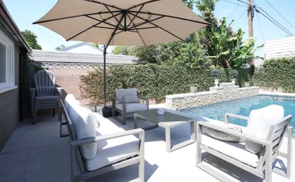 Designer decorated 6 bedroom 4 bath pool home