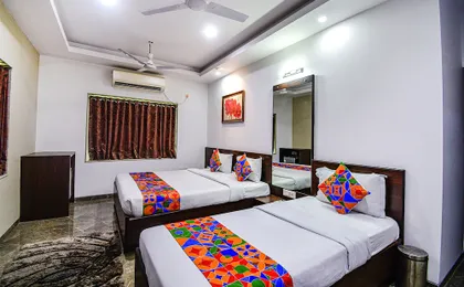 FabHotel Rani Tower - Chinar Park
