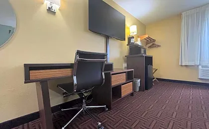 Super 8 by Wyndham Peoria