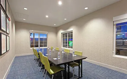 Holiday Inn Express Oakland Airport By IHG