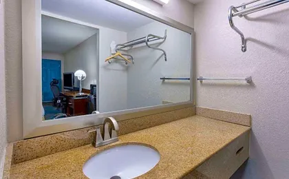 Days Inn by Wyndham Columbia