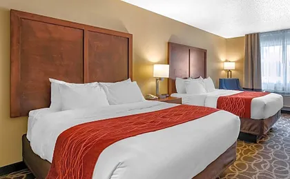 Comfort Inn Dyersville Near Field of Dreams