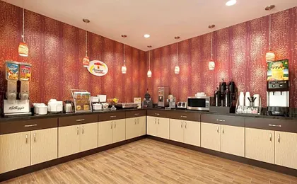 Super 8 by Wyndham Carrizo Springs