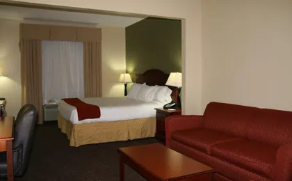 Holiday Inn Express & Suites Greenville