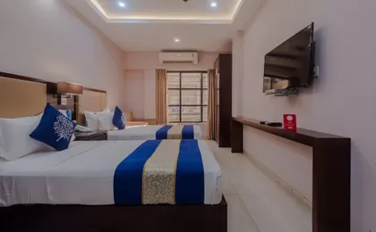OYO Flagship 15439 Colaba