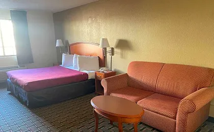 Econo Lodge Kalamazoo near Wings Stadium
